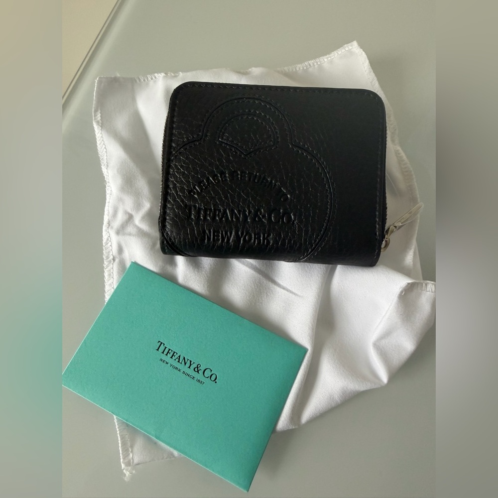 Viral Tiffany & Co. Black Please Return to Tiffany's Leather Wallet